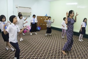 Myanmar Dance